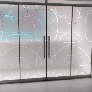 VINIL ARENADO CON DISEÑO ROTULADO